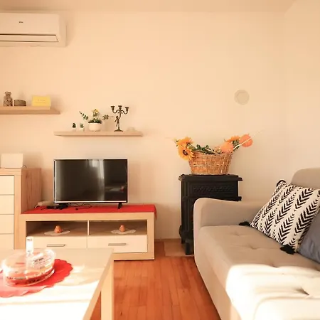 Ana Apartament