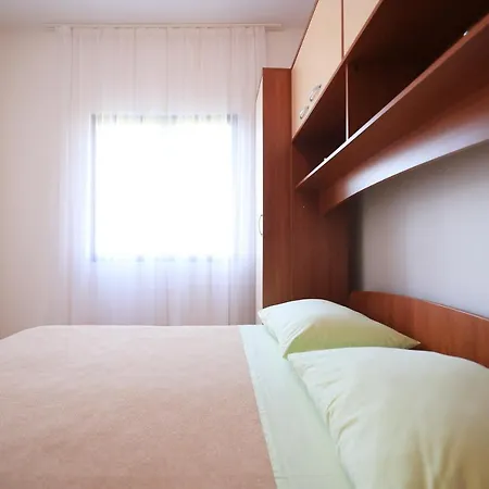 Ana Apartament Petrčane