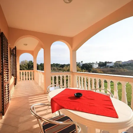 Ana דירה פטרצ'אנה