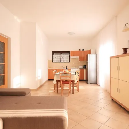 Ana Lejlighed Petrcane